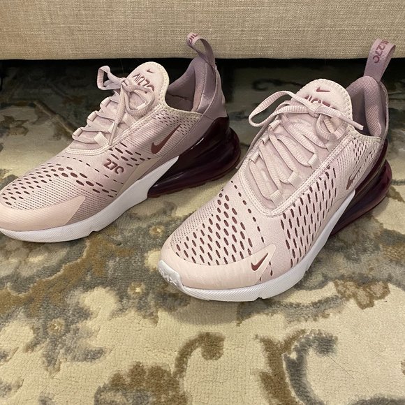 Nike Shoes - Womens Nike Air Max 270 Size 8